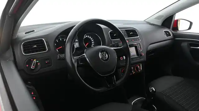 Punainen Viistoperä, Volkswagen Polo – VZJ-909