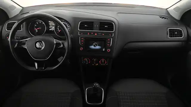 Punainen Viistoperä, Volkswagen Polo – VZJ-909