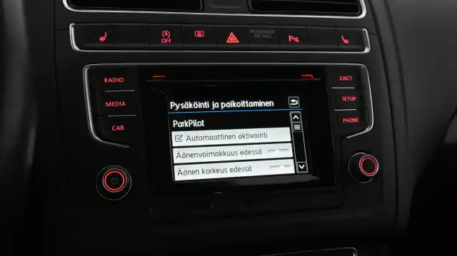 Punainen Viistoperä, Volkswagen Polo – VZJ-909