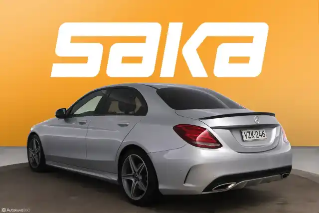 Harmaa Sedan, Mercedes-Benz C – VZK-246