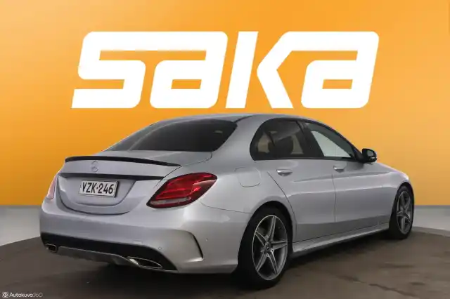 Harmaa Sedan, Mercedes-Benz C – VZK-246