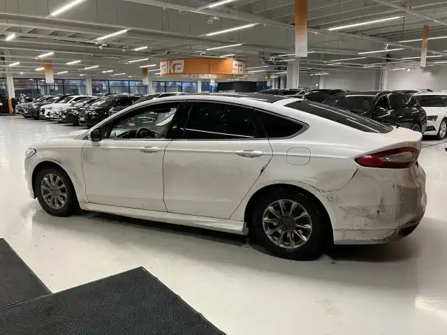 Valkoinen Viistoperä, Ford Mondeo – VZL-338