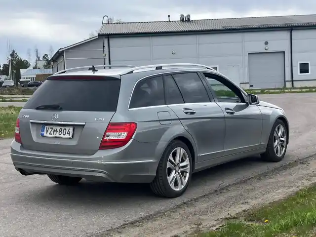 Harmaa Sedan, Mercedes-Benz C – VZM-804