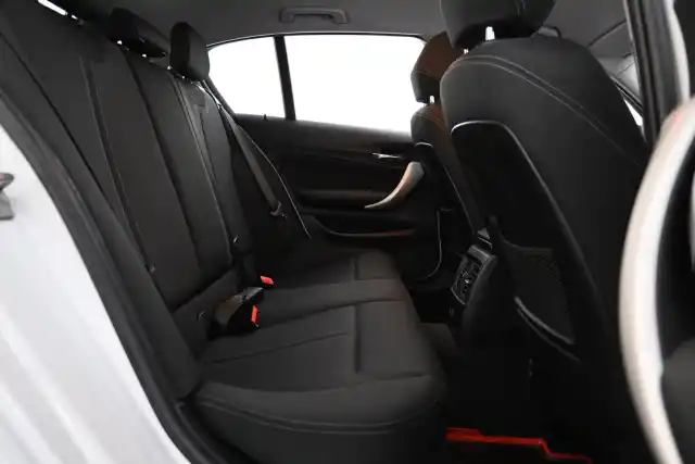 Valkoinen Viistoperä, BMW 118 – VZN-108