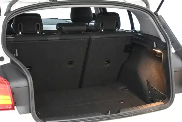 Valkoinen Viistoperä, BMW 118 – VZN-108