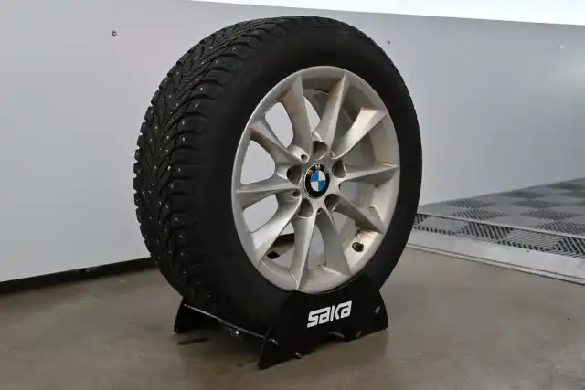 Valkoinen Viistoperä, BMW 118 – VZN-108