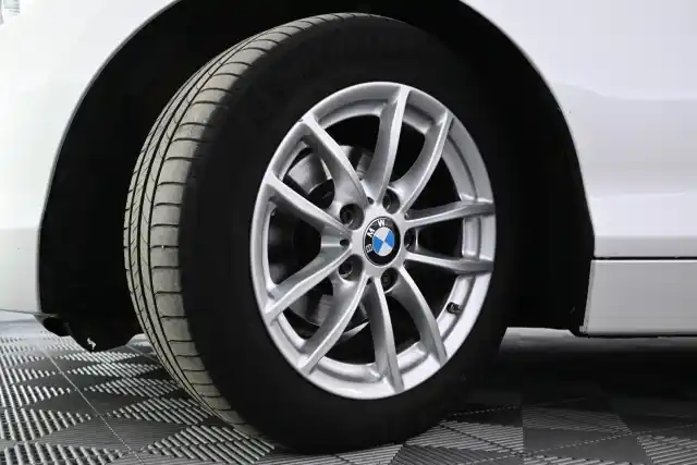 Valkoinen Viistoperä, BMW 118 – VZN-108