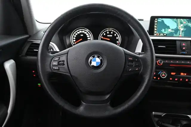 Valkoinen Viistoperä, BMW 118 – VZN-108