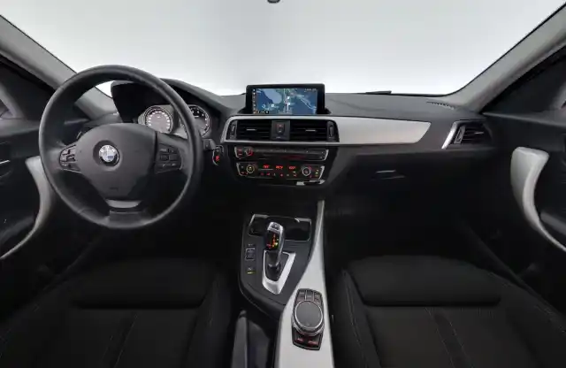 Valkoinen Viistoperä, BMW 118 – VZN-108