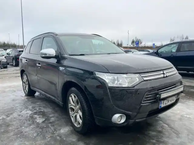 Musta Farmari, Mitsubishi OUTLANDER PHEV – VZN-447