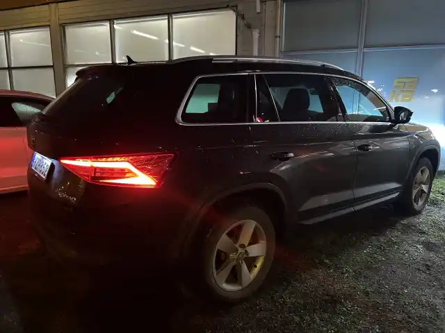 Ruskea Maastoauto, Skoda Kodiaq – VZP-852