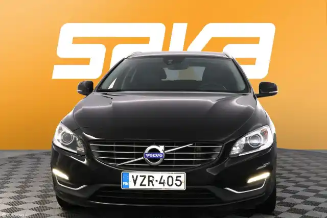 Musta Farmari, Volvo V60 – VZR-405