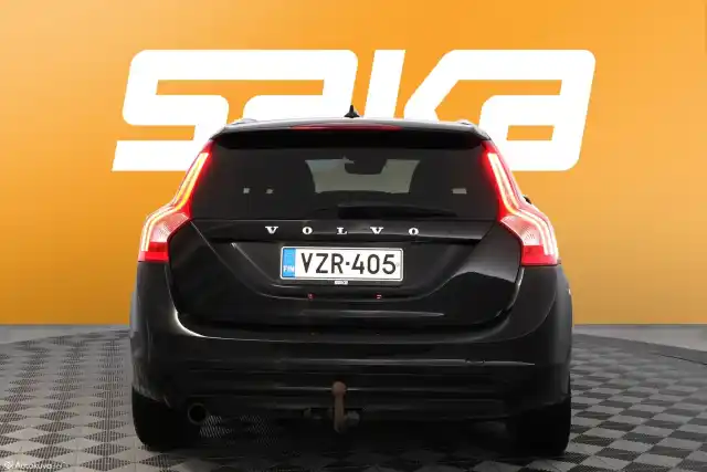 Musta Farmari, Volvo V60 – VZR-405