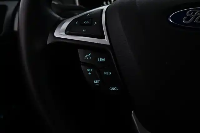 Valkoinen Viistoperä, Ford Mondeo – VZR-569