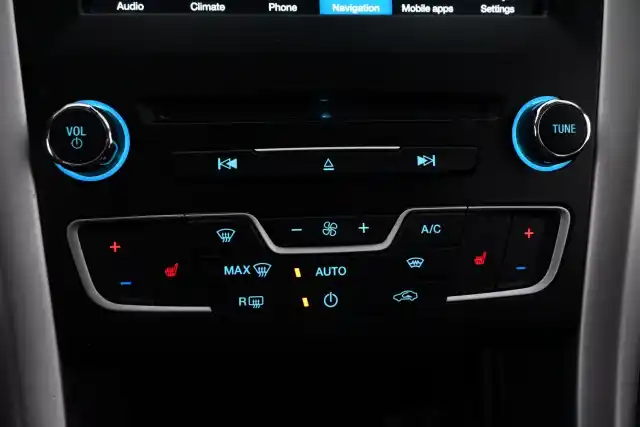 Valkoinen Viistoperä, Ford Mondeo – VZR-569