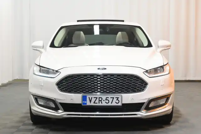 Valkoinen Farmari, Ford MONDEO – VZR-573