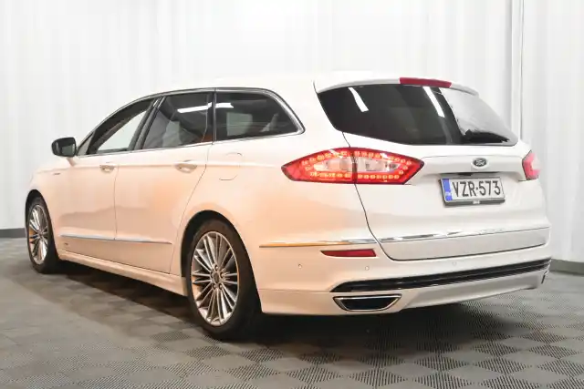 Valkoinen Farmari, Ford MONDEO – VZR-573