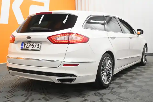 Valkoinen Farmari, Ford MONDEO – VZR-573