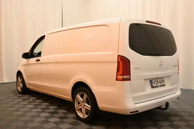 Valkoinen Pakettiauto, Mercedes-Benz Vito – VZR-609