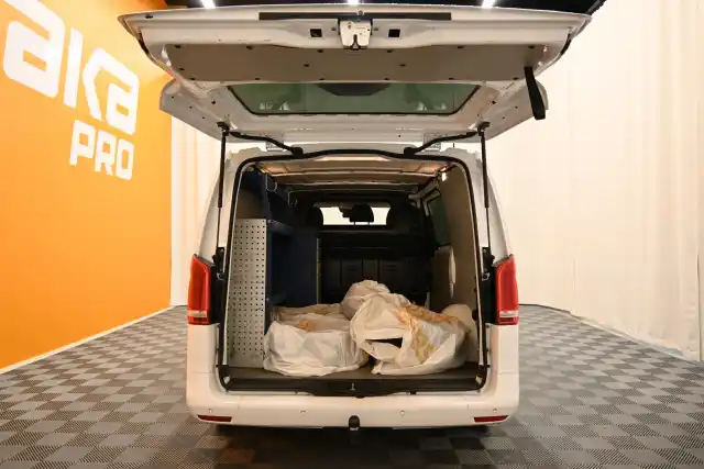 Valkoinen Pakettiauto, Mercedes-Benz Vito – VZR-609