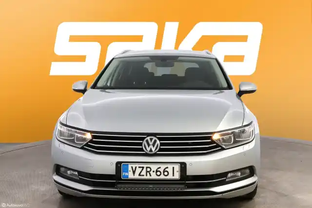 Harmaa Farmari, Volkswagen Passat – VZR-661