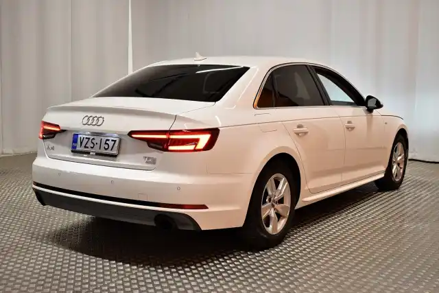 Valkoinen Sedan, Audi A4 – VZS-157