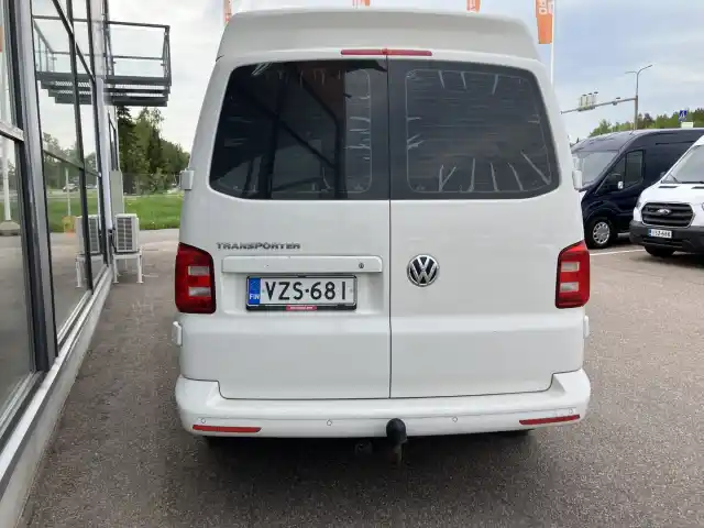 Valkoinen Pakettiauto, Volkswagen Transporter – VZS-681