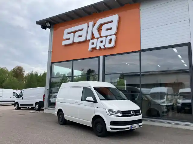 Valkoinen Pakettiauto, Volkswagen Transporter – VZS-681