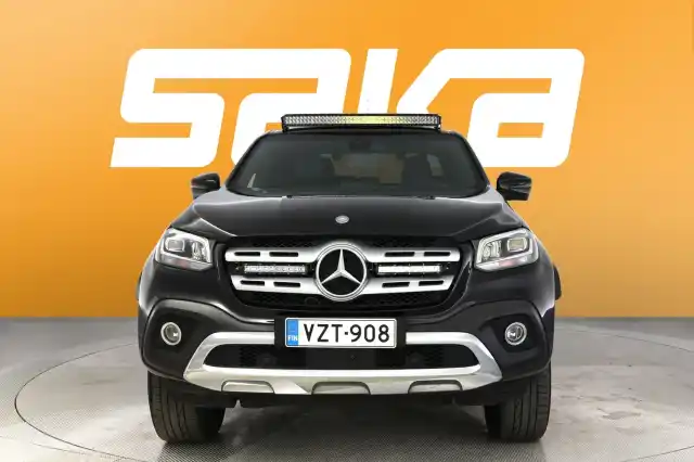 Musta Avolava, Mercedes-Benz X – VZT-908