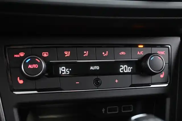 Valkoinen Viistoperä, Volkswagen Polo – VZT-982