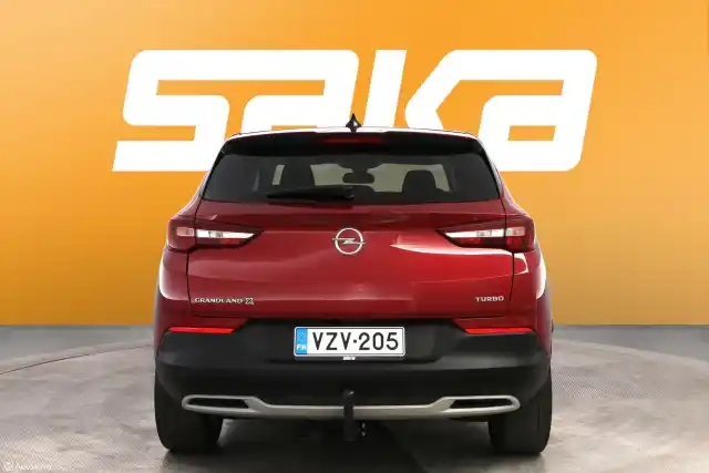 Punainen Maastoauto, Opel Grandland X – VZV-205