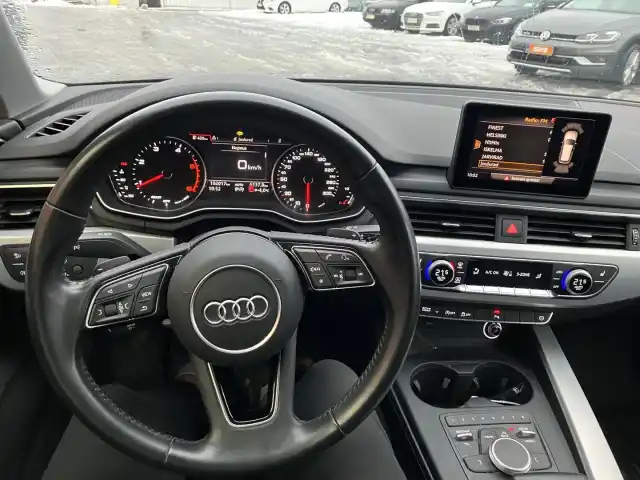 Musta Farmari, Audi A4 – VZV-610