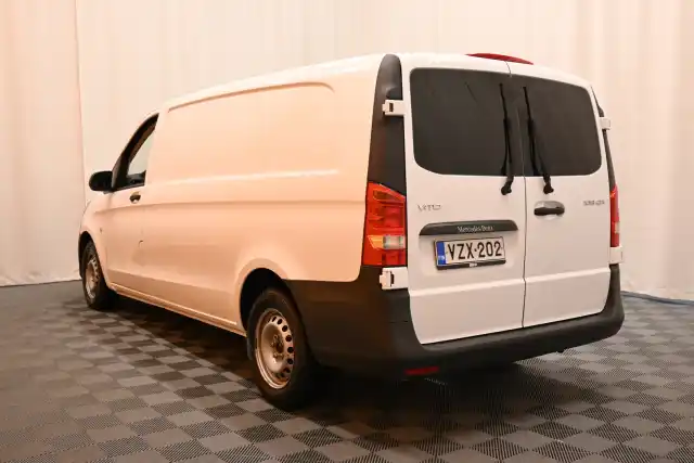 Valkoinen Pakettiauto, Mercedes-Benz Vito – VZX-202