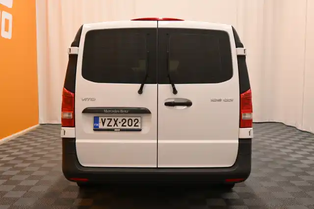 Valkoinen Pakettiauto, Mercedes-Benz Vito – VZX-202