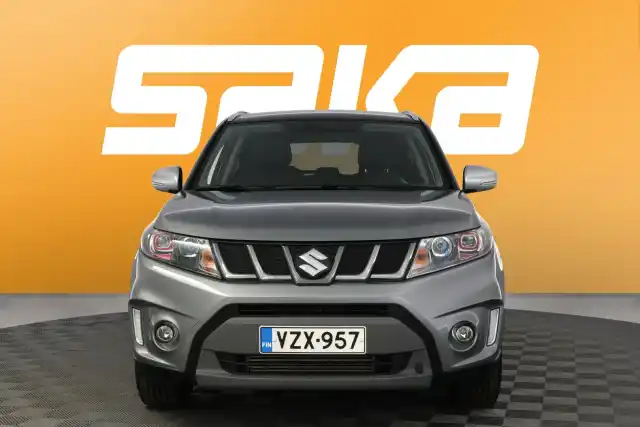 Harmaa Viistoperä, Suzuki Vitara – VZX-957