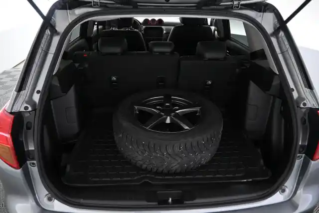 Harmaa Viistoperä, Suzuki Vitara – VZX-957