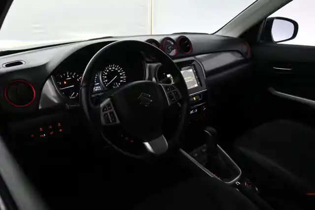 Harmaa Viistoperä, Suzuki Vitara – VZX-957