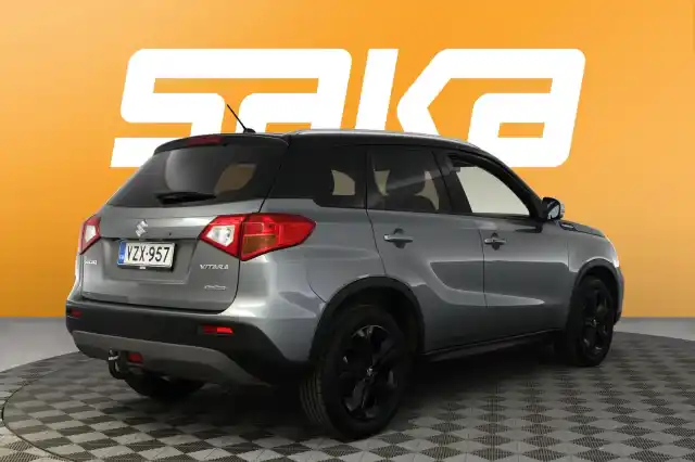 Harmaa Viistoperä, Suzuki Vitara – VZX-957