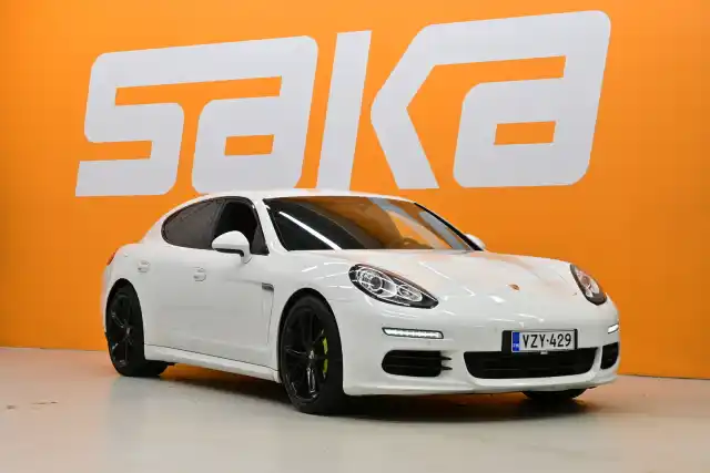 Valkoinen Viistoperä, Porsche Panamera – VZY-429