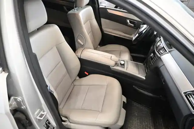 Hopea Farmari, Mercedes-Benz E – VZY-967