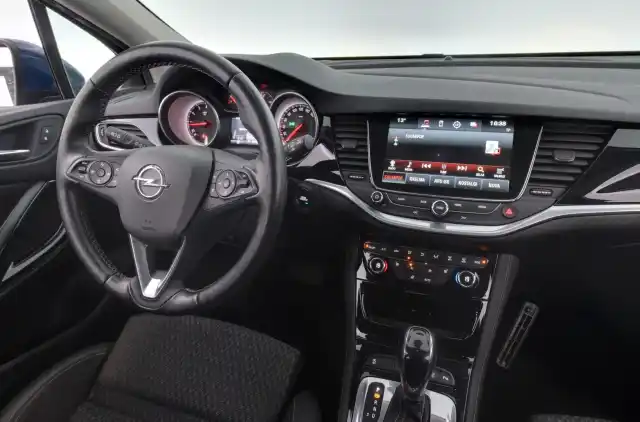 Sininen Farmari, Opel Astra – VZZ-867