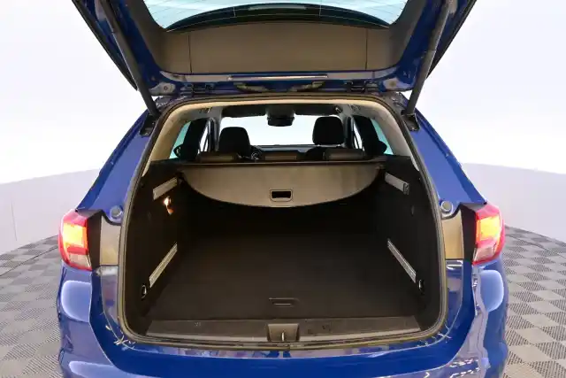 Sininen Farmari, Opel Astra – VZZ-867