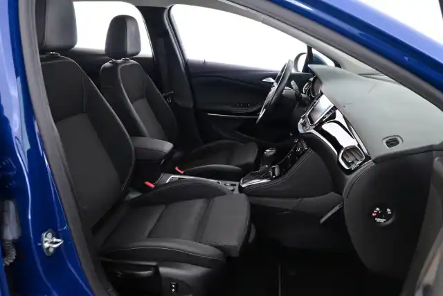 Sininen Farmari, Opel Astra – VZZ-867