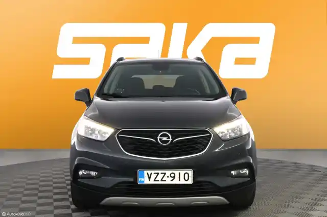Harmaa Maastoauto, Opel Mokka – VZZ-910
