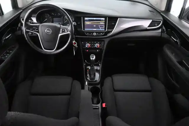 Harmaa Maastoauto, Opel Mokka – VZZ-910