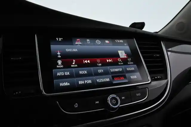 Harmaa Maastoauto, Opel Mokka – VZZ-910
