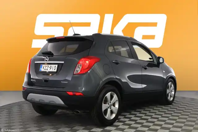 Harmaa Maastoauto, Opel Mokka – VZZ-910