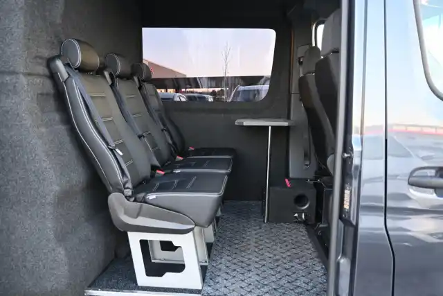 Harmaa Kuorma-auto, Mercedes-Benz Sprinter – WEE-1