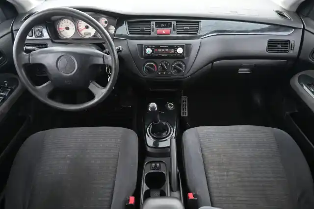 Harmaa Farmari, Mitsubishi Lancer – XAI-966