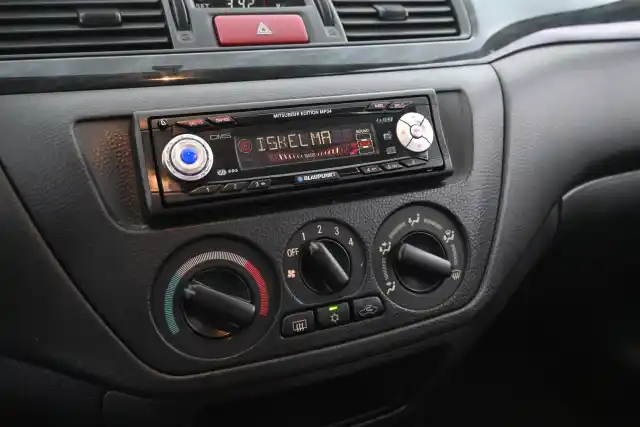 Harmaa Farmari, Mitsubishi Lancer – XAI-966